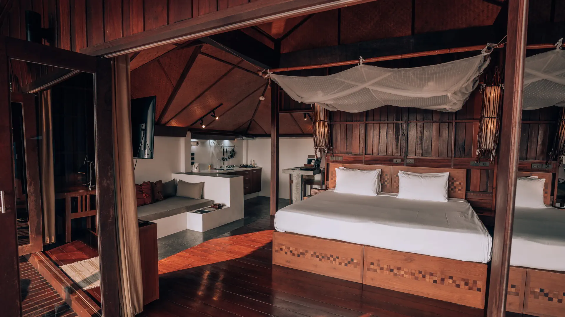 Family friendly pool villa with flexible bedding layout in Koh Tao